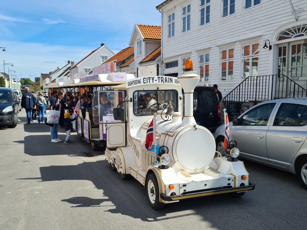 Citytrain Blåmarked 14. mai i Blå Kors