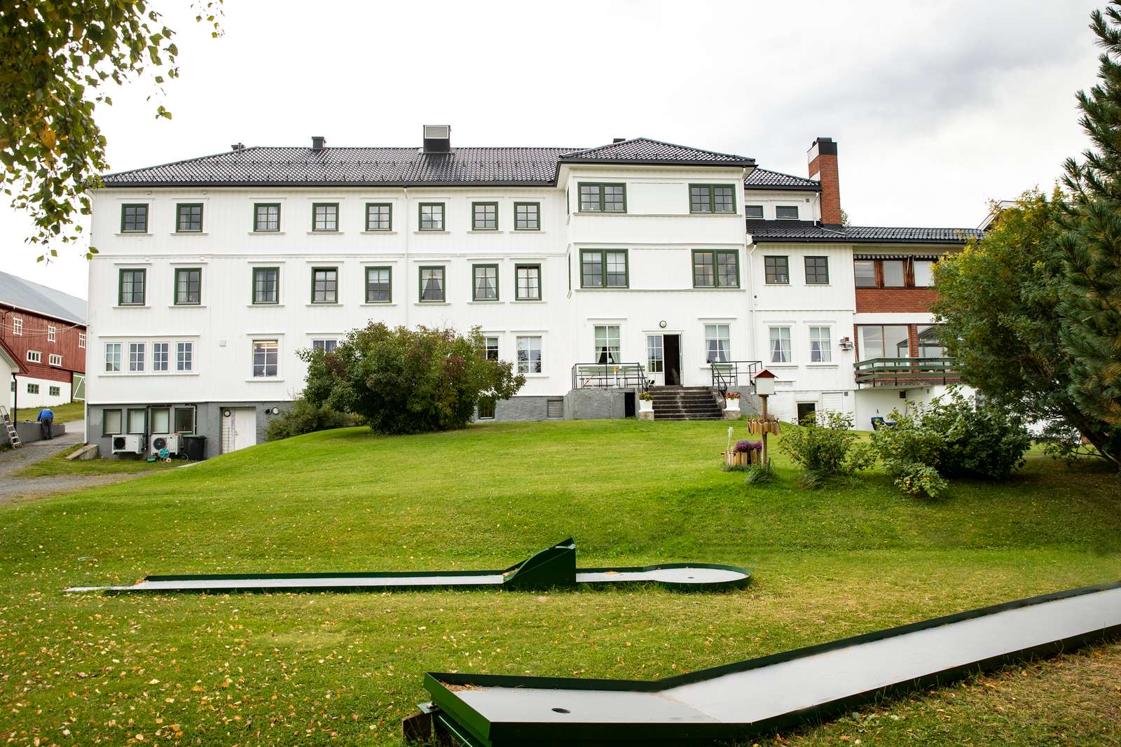 om oss bla kors behandlingssenter eina