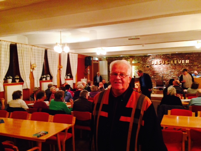 - Blå Kors den eneste forsamlingen i Kristiansand som jeg vet om som har regulære vekkelsesmøter. Selv om vi har det godt, så er det likevel mange som opplever å streve i livet, og Jesu frelse gjelder alle, sier Arne Gundersen. (Foto: Trond Gundersen).
