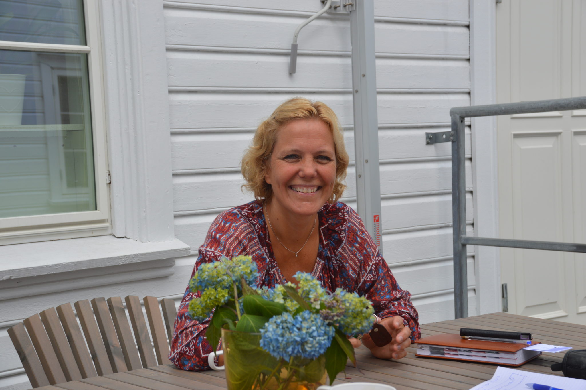 Anne-Randi Hanssen, leder for Barnas Stasjon i Kristiansand, er dypt takknemlig for gaven.