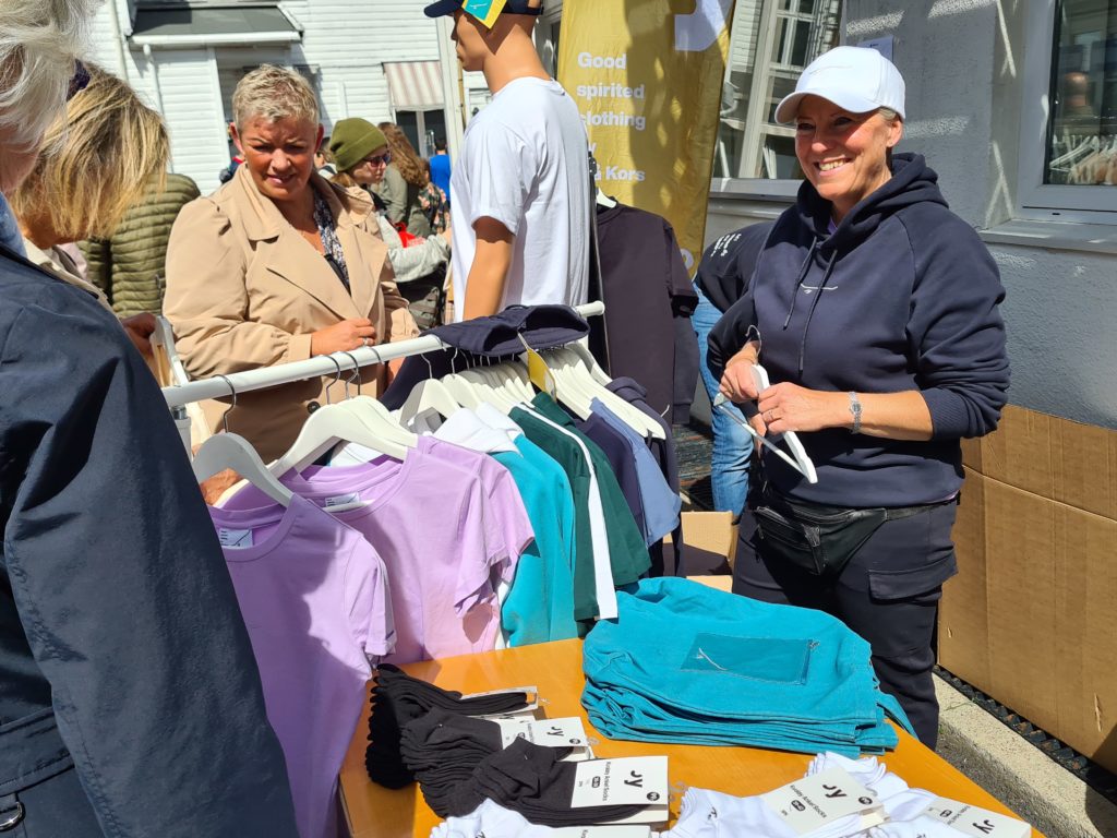 Øy by Blå Kors var tilstede med egen salgsstand