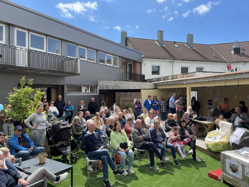 Fra auksjonen på Blå Kors Barnas Stasjon i Lister