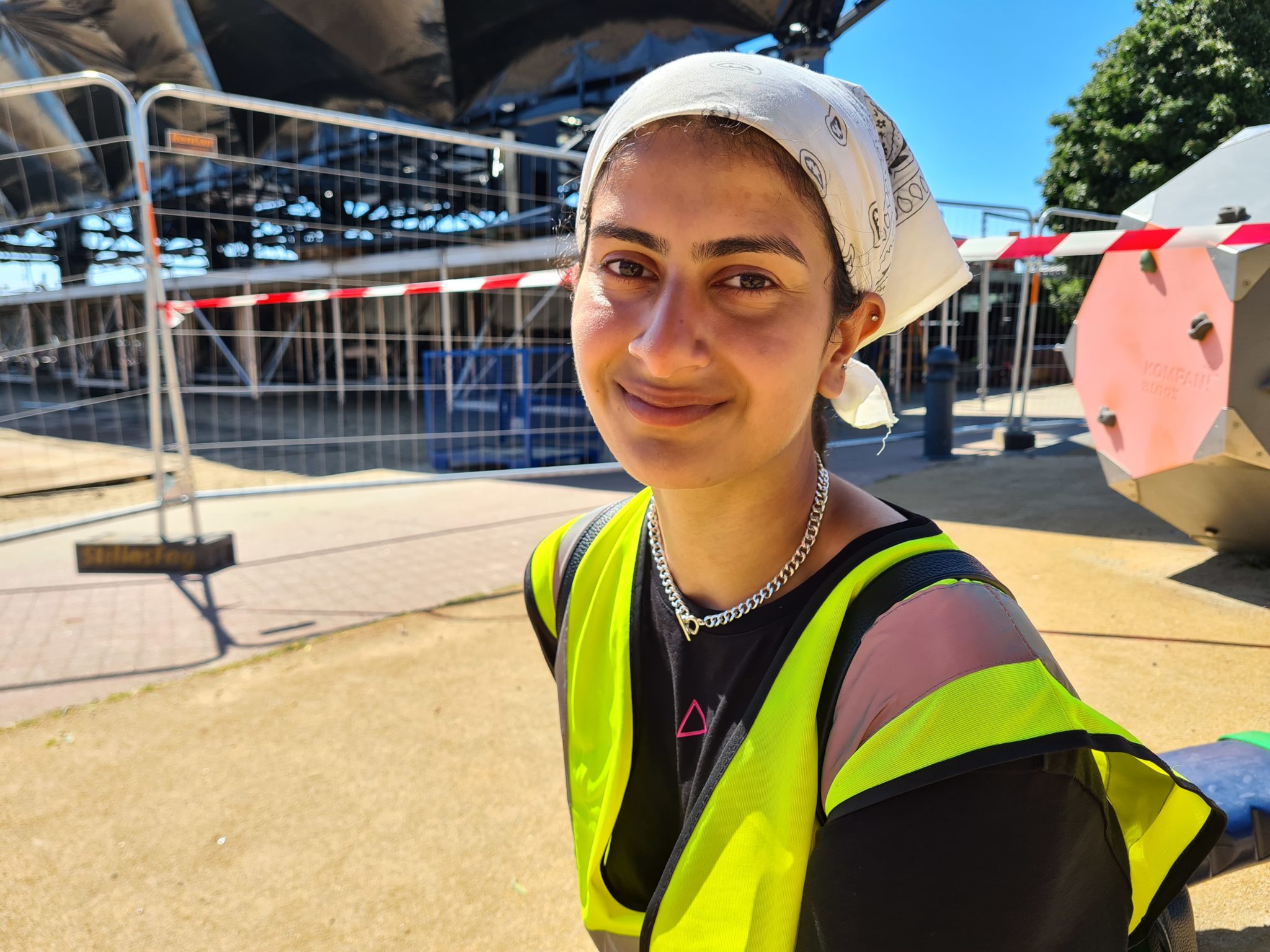 Zainab Dar er en av over 130 ungdommer fra Blå Kors Kristiansand som har jobb under Palmesus.