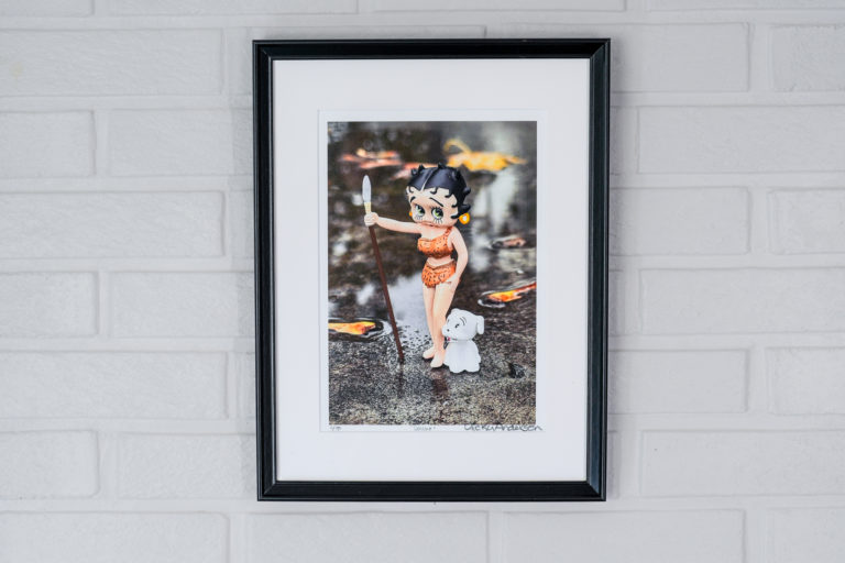 Fotokunst til inntekt for Blå Kors