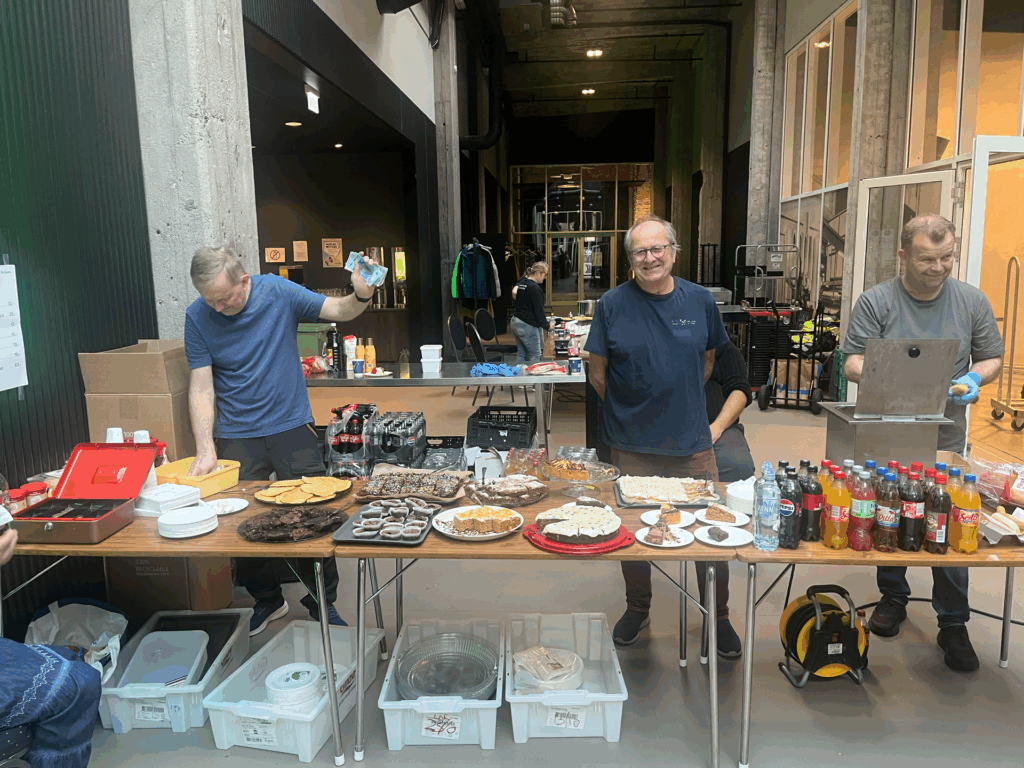 Salget av kaker, kaffe og mineralvann, gikk virkelig unna.